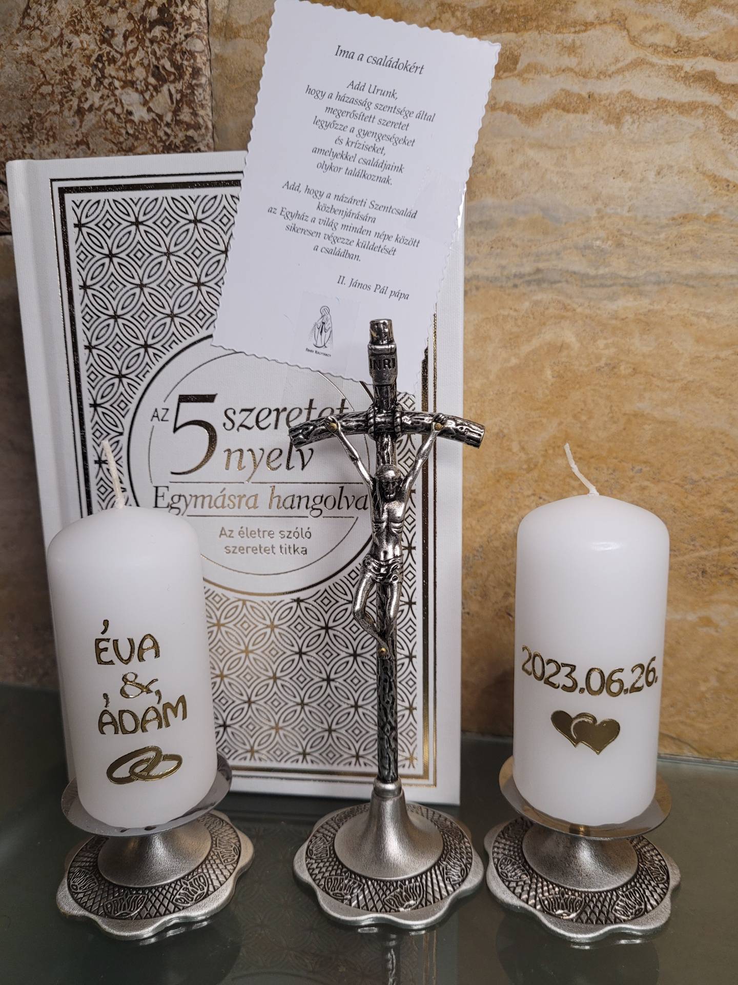 Esküvői Ajándék Bárki Ajándékozhatja Pápai Feszület gyertyákkal+ könyv+ szentkép  