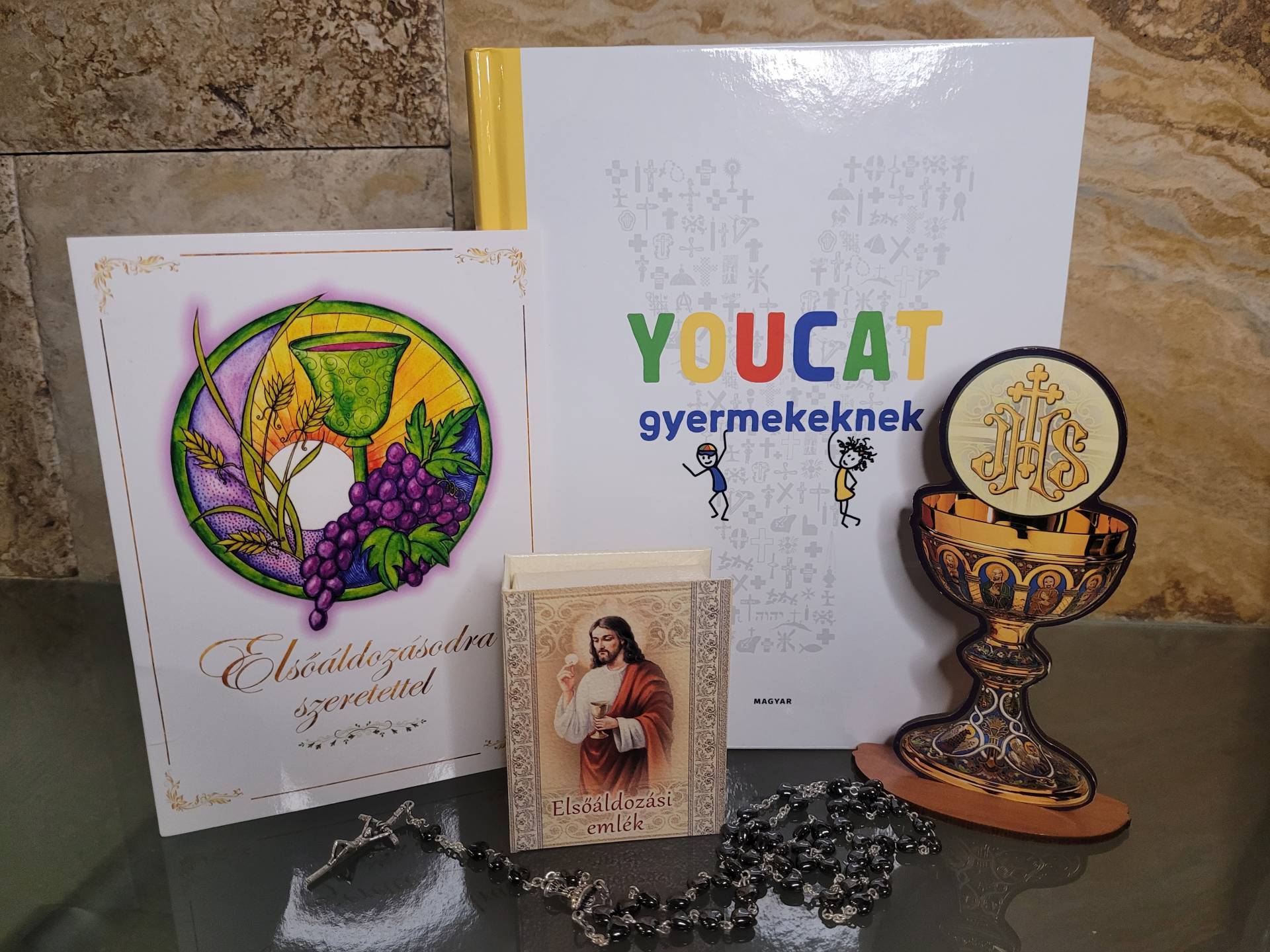 Elsőáldozásra Ajándékcsomag Fiúknak de lányoknak is elkészitjük Ferenc pápa ajánlásával a könyv!! 