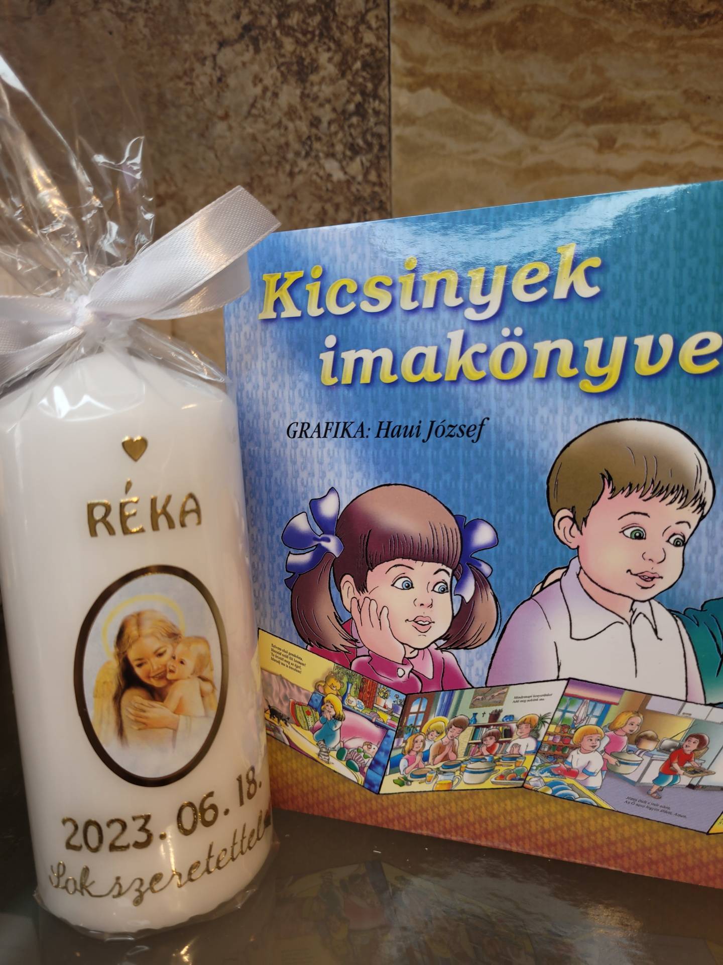 Kersztelőre Kislánynak kisfiunak is ajánlom! imakönyv+ Névreszoló Ajándékgyertya 