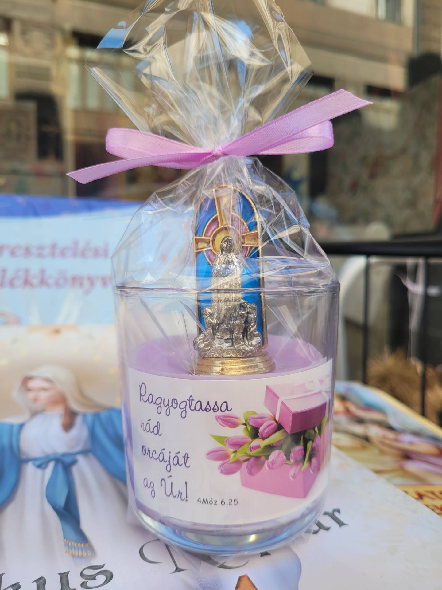 AJÁNDÉKGYERTYA +SZŰZMÁRIA SZOBOR DISZCSOMAGOLÁSBAN 