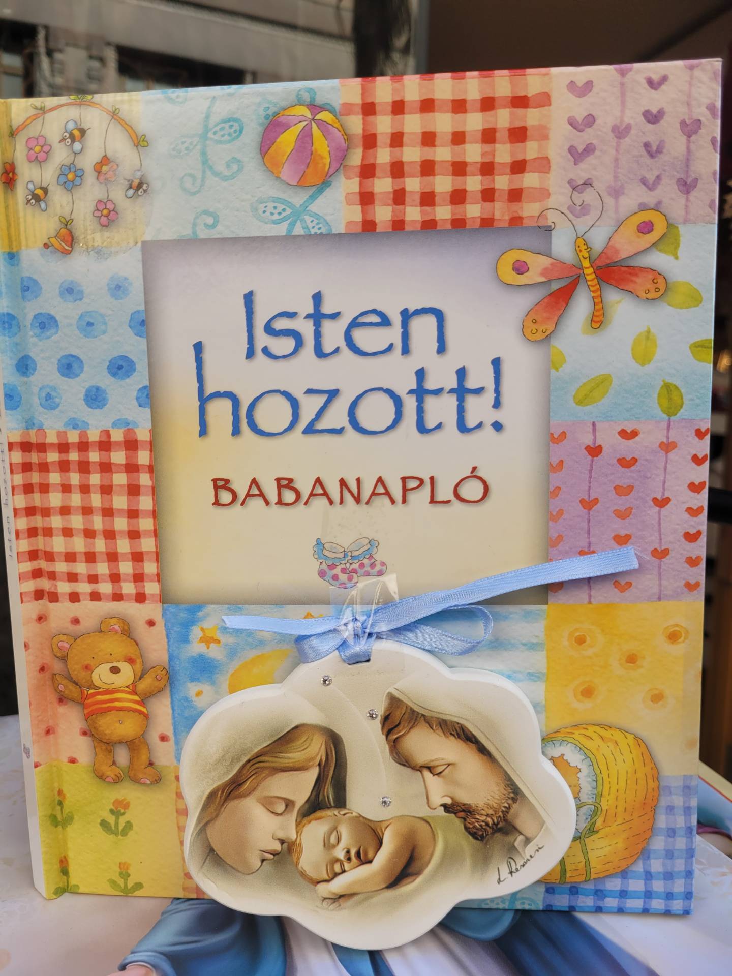 Babaszületésre,Babavárásra Szent Család plakett swarovski kővel + Babanapló könyv 