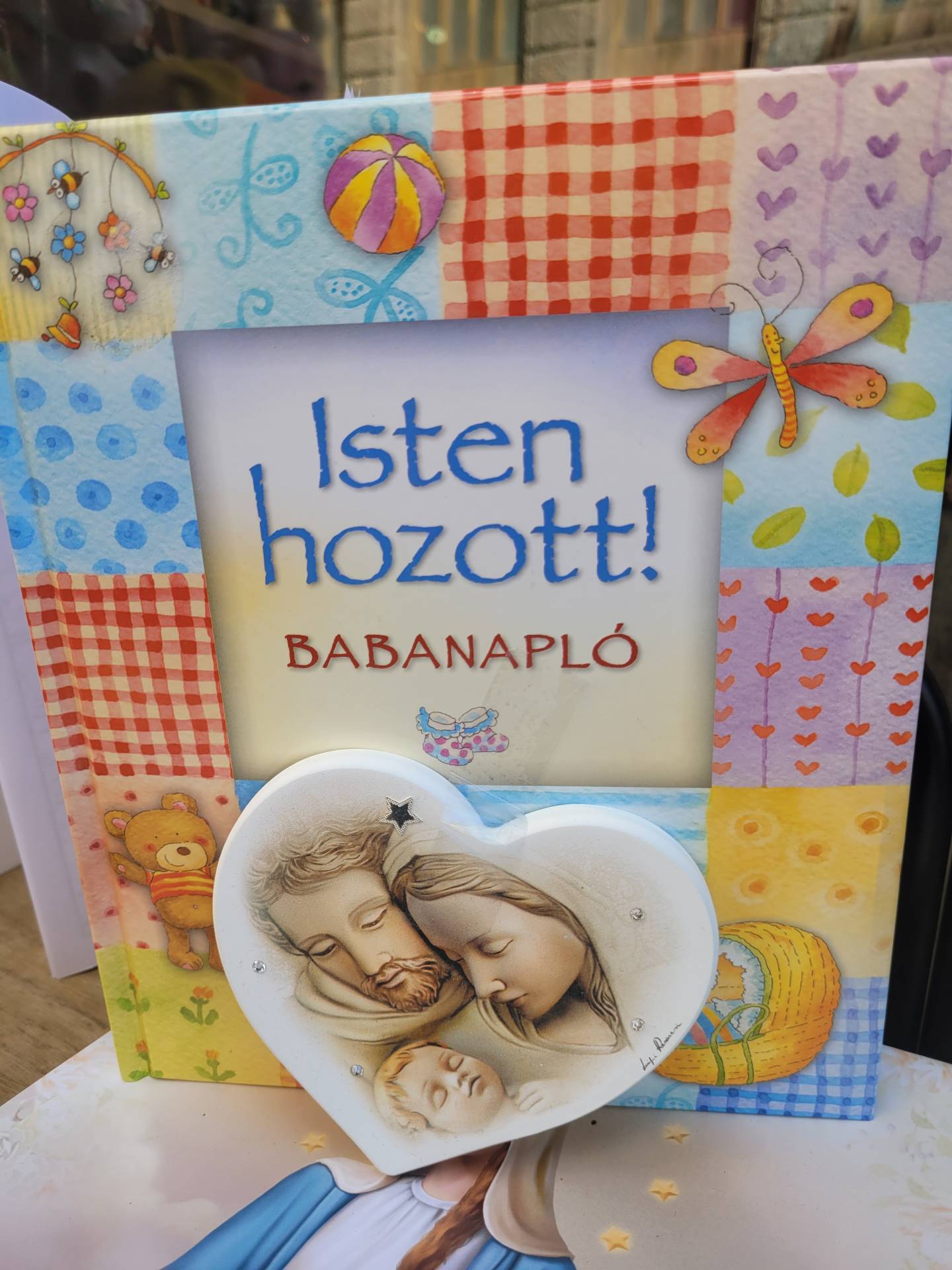 Babaszületésre Ajándék Kiságy fölé Szent család ikon ezüst berakásokkal + Babanaplo könyv 