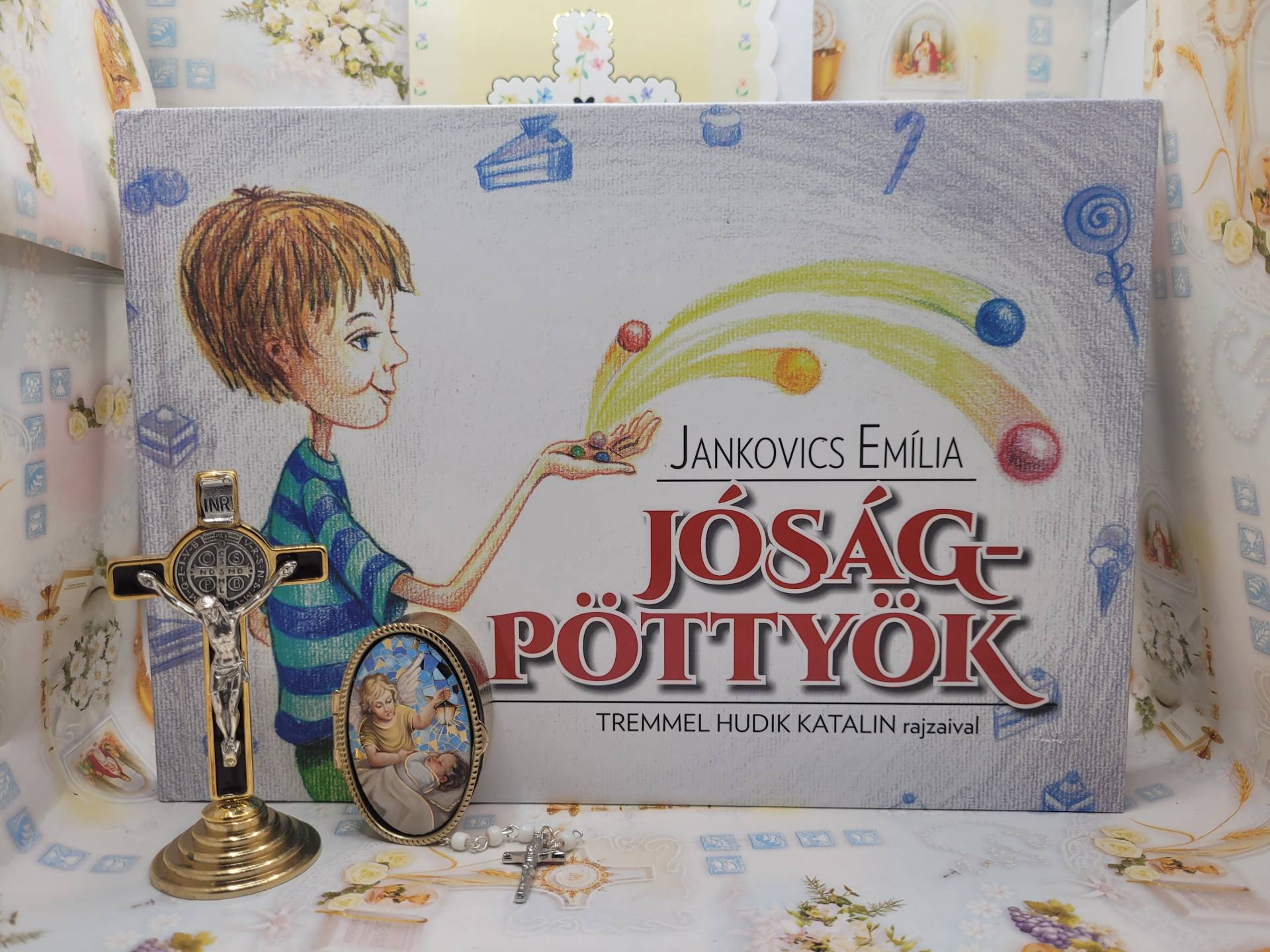 Keresztelőre Ajándékcsomag kislánynak kisfiúnak 1db erényes könyv a jóságról+ talpas kereszt+gyermekrózsafüzér őrangyalos réztartóban 