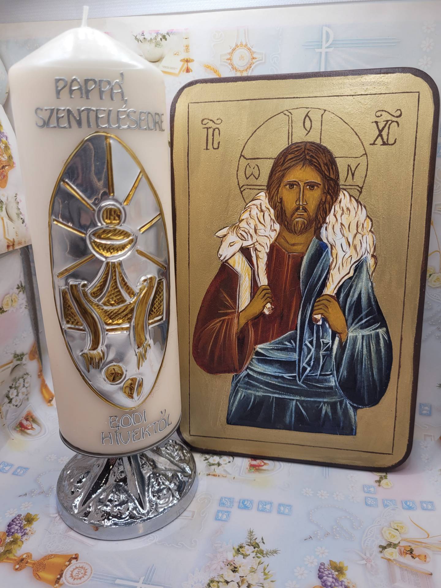 Papok részére feliratozzuk a gyertyát alkalmakra,megemlékezésre+ kézzal festett ikon szerzetes munkája 