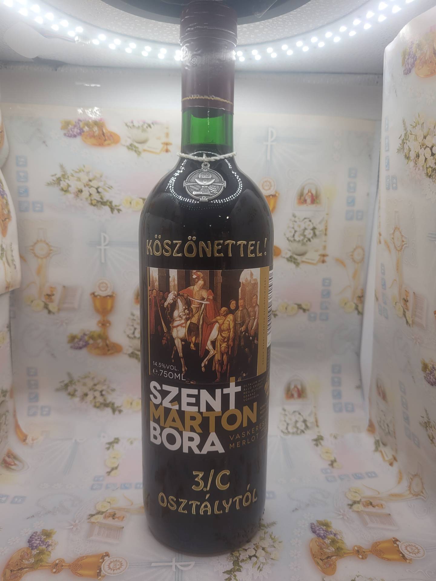 Ünnepi Bor Feliratozva Éremmel 