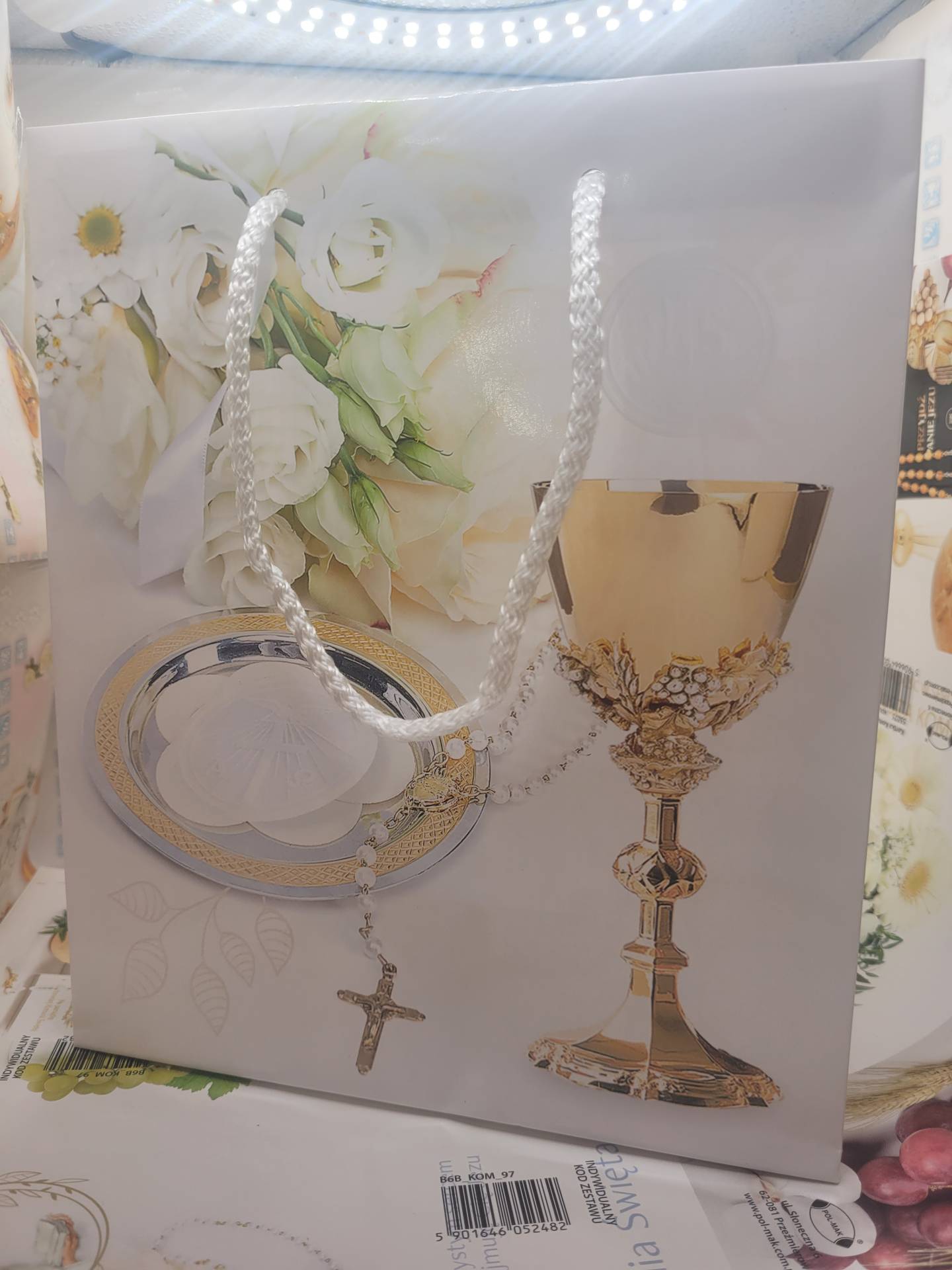Ünnapi táska elsőáldozáshoz,papszentelésre,egyházi ünnepekre, mérete: 19cm*23cm*10,5cm 