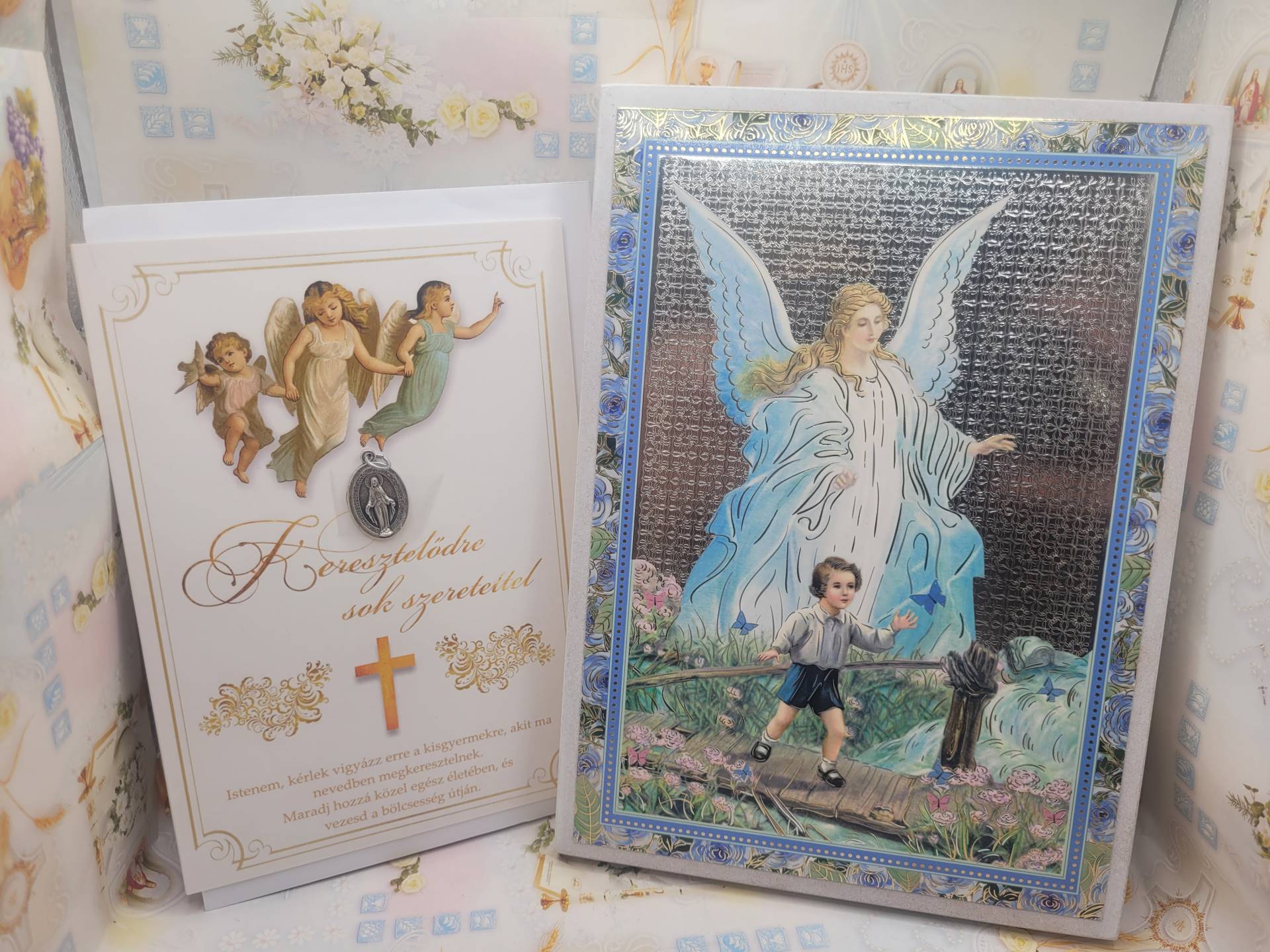 Kisfiúnak Keresztelőre Őrangyal kép + gratulációs Lap Szűzanyaéremmel 