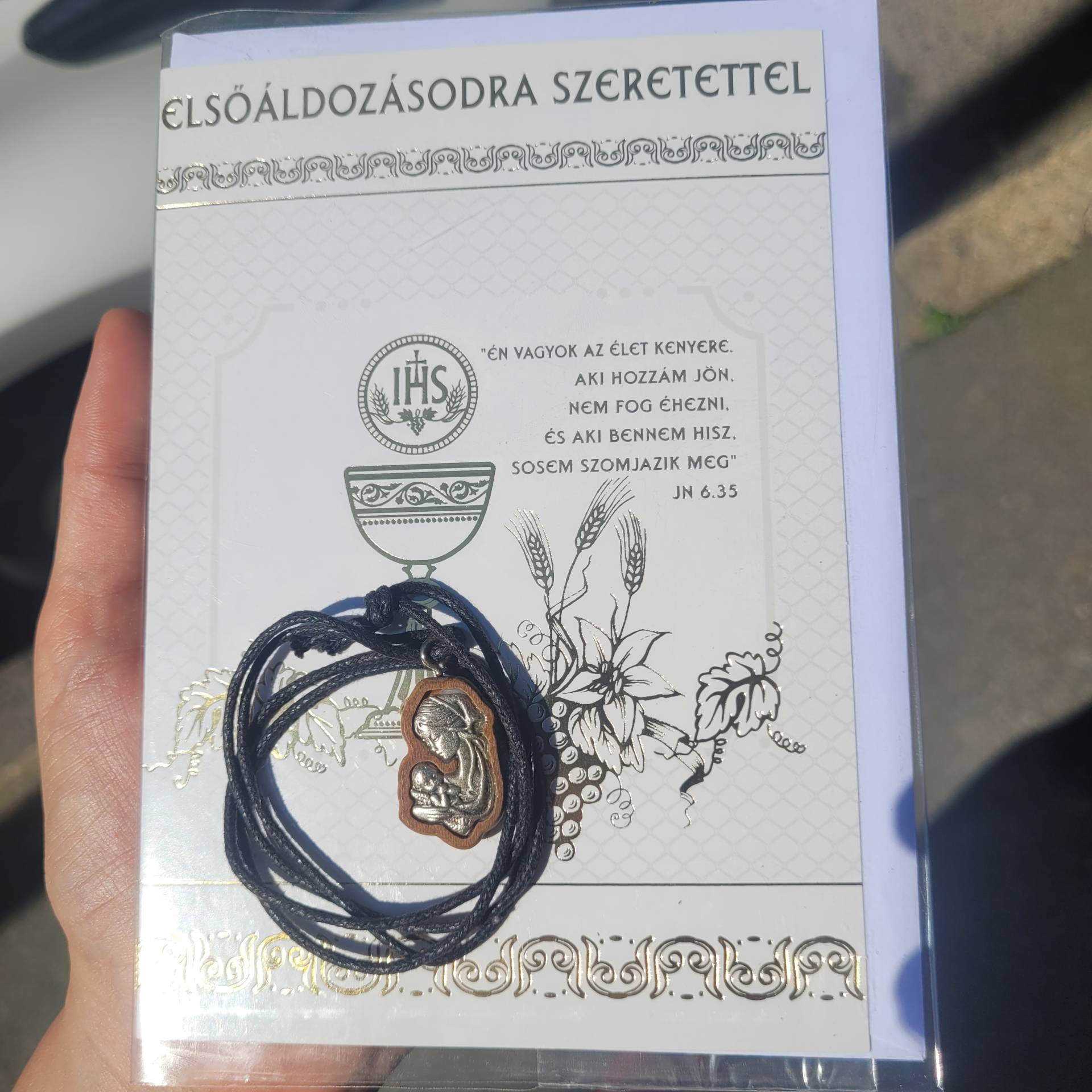 Szűzmária Jézussal Olajfából készült Érem+ gratulációs lap áldással 