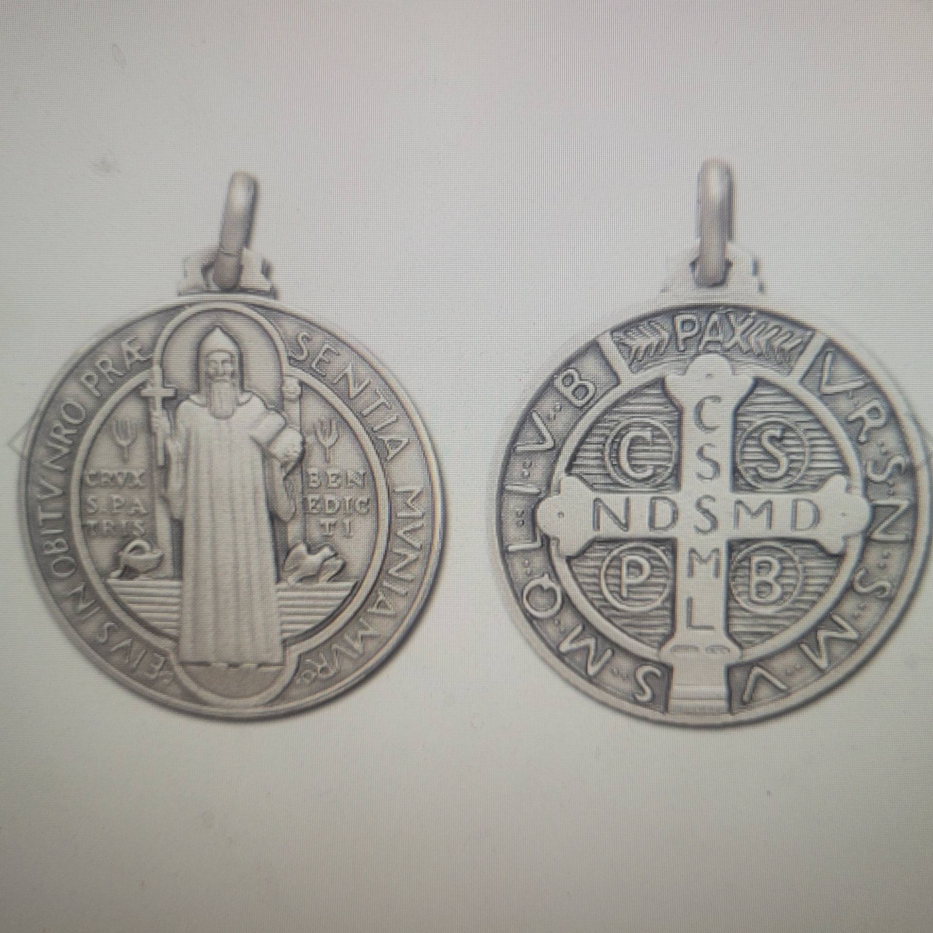 EZÜST SZENT BENEDEK ÉREM 1,6cm*1,6cm  /KERESZTELŐRE,ELSŐÁLDOZÁSRA ,BÉRMÁLÁSRA,SZÜLETÉSNAPRA STB.. 