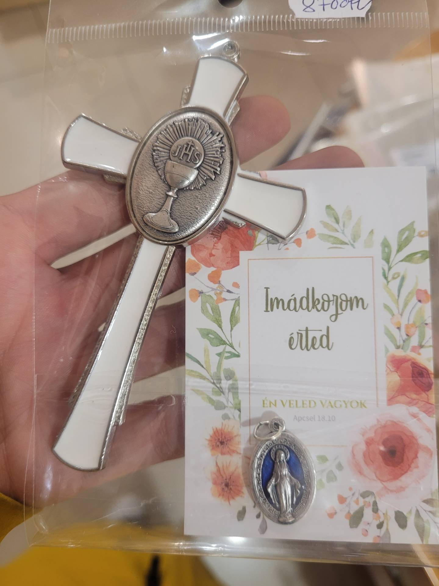 Elsőáldozásra Ajándékcsomag ! Emlékkereszt+Isten Áldásával kártya + Szűzanya Csodásérem 