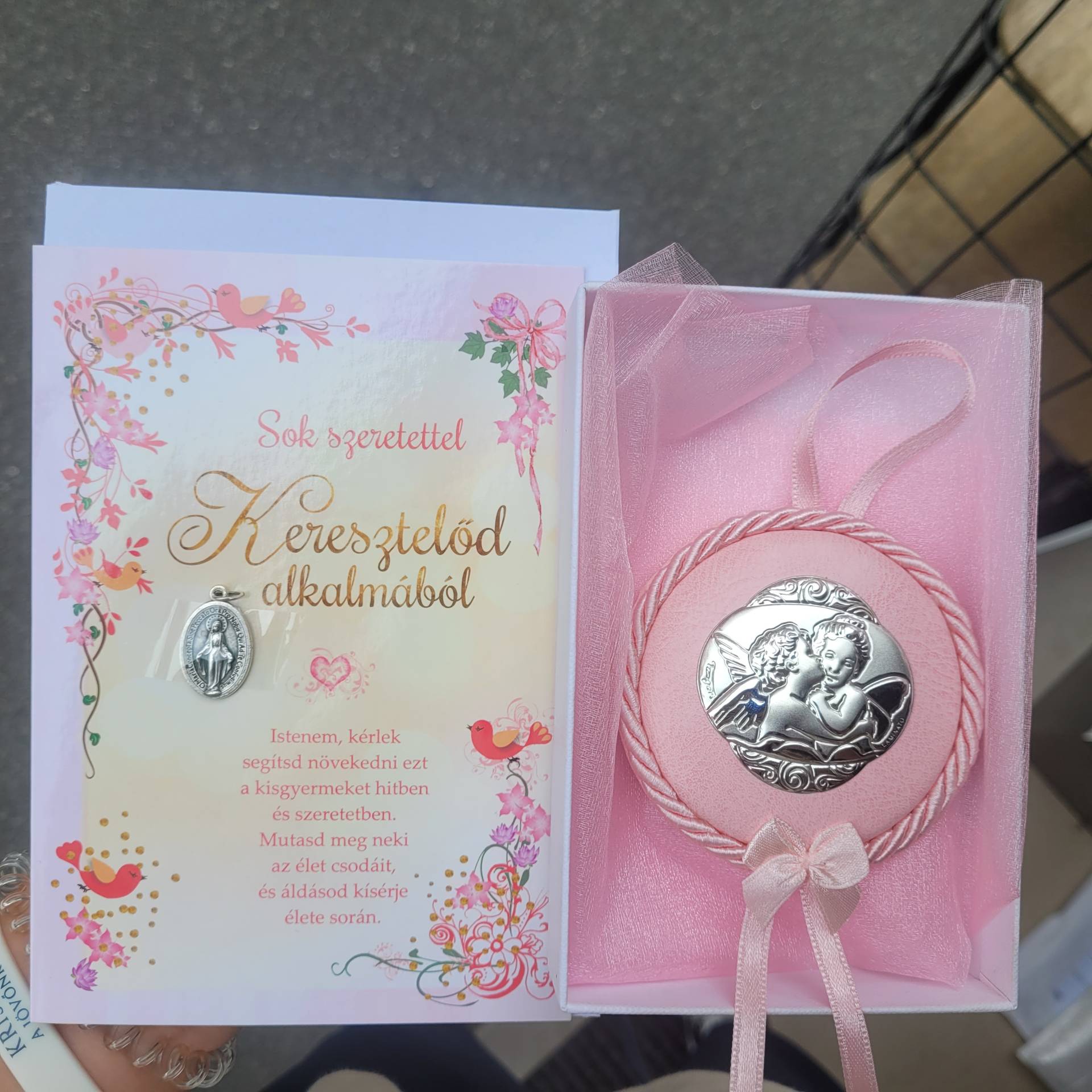 Kislány Keresztelőjére ezüst Őrangyal Plakett+ Gratulációs Lap Imával + Szűzanyaéremmel 