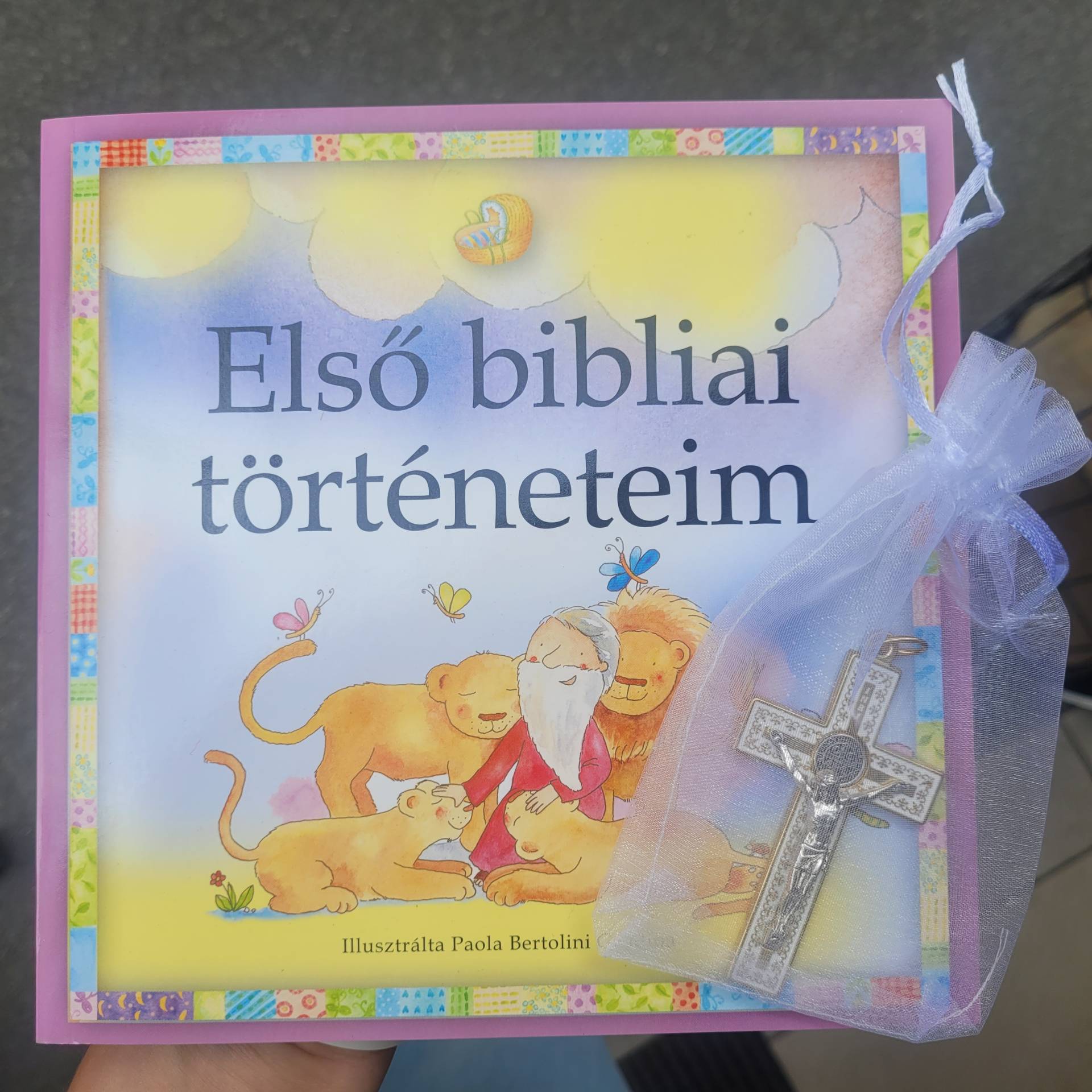 Keresztelőre Ajándékcsomag Kislánynak És Kisfiúnak is kiváló! A kereszt 8cm Kérjük megáldatni! 