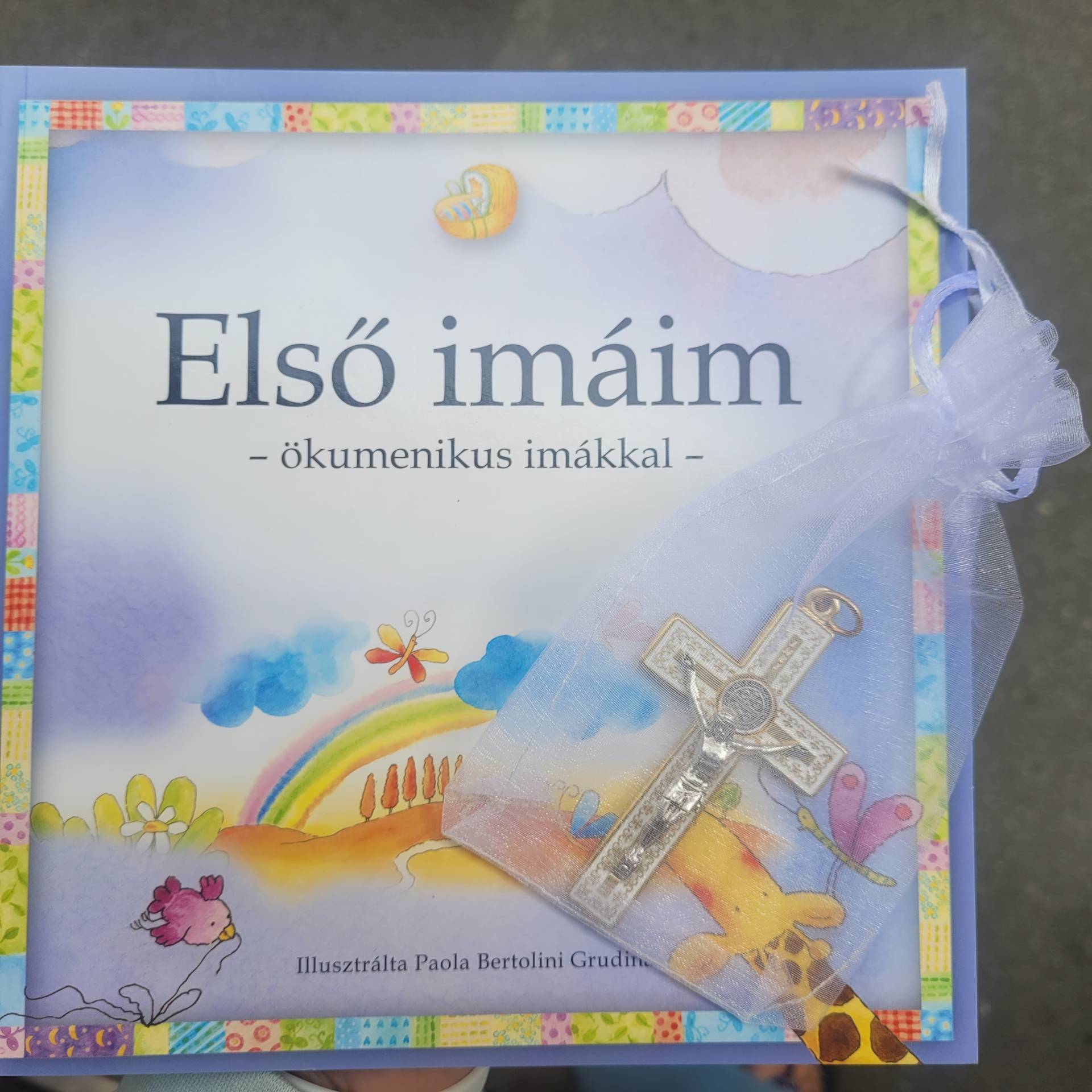 Keresztelőre Ajándékcsomag Kislánynak És Kisfiúnak is kiváló! A kereszt 8cm*5cm Kérjük megáldatni! 