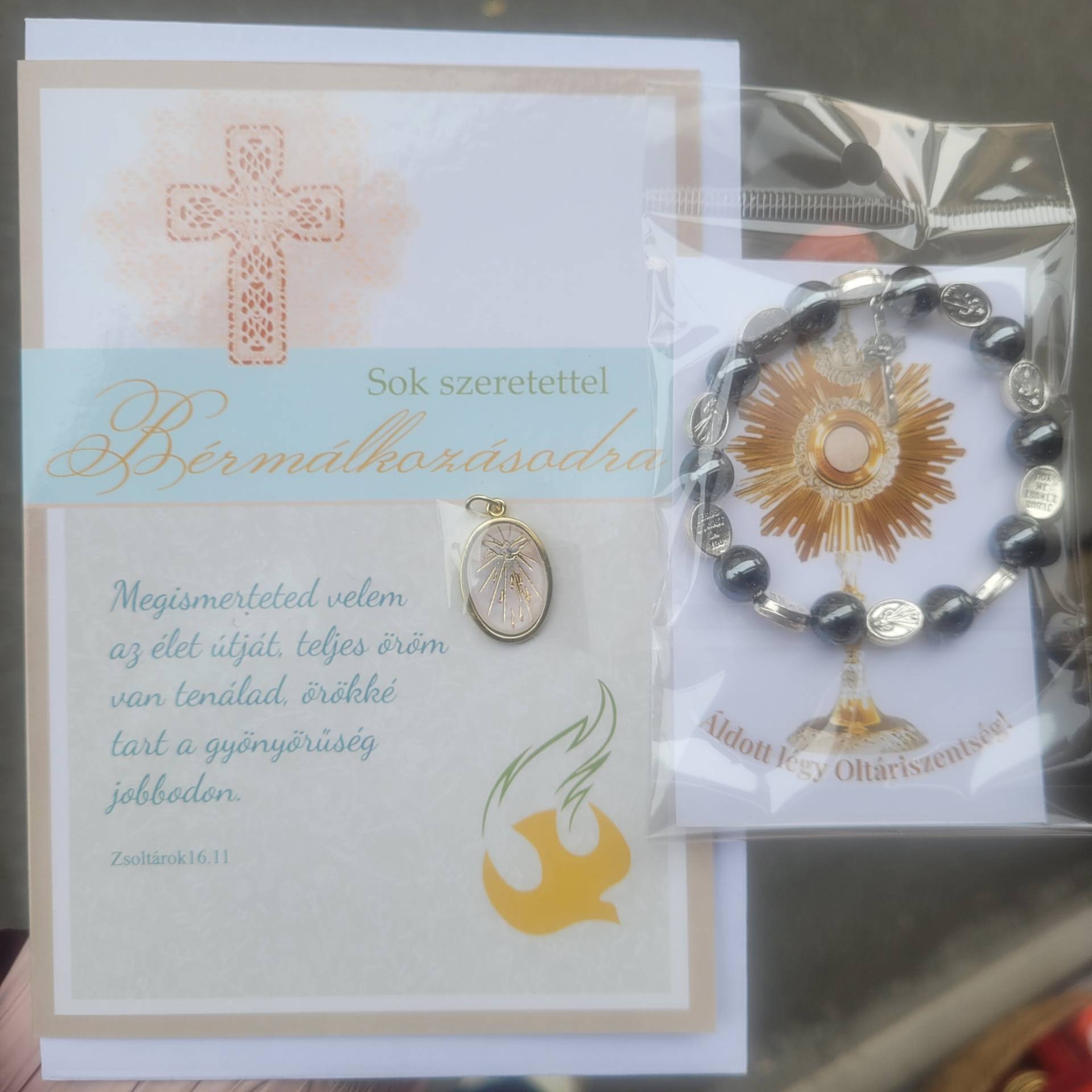 Bérmálásra Fiúknak Hematit Ásványból Karkötő+ szentkép +imádság+ gratulációs Lap Szentlélekéremmel 
