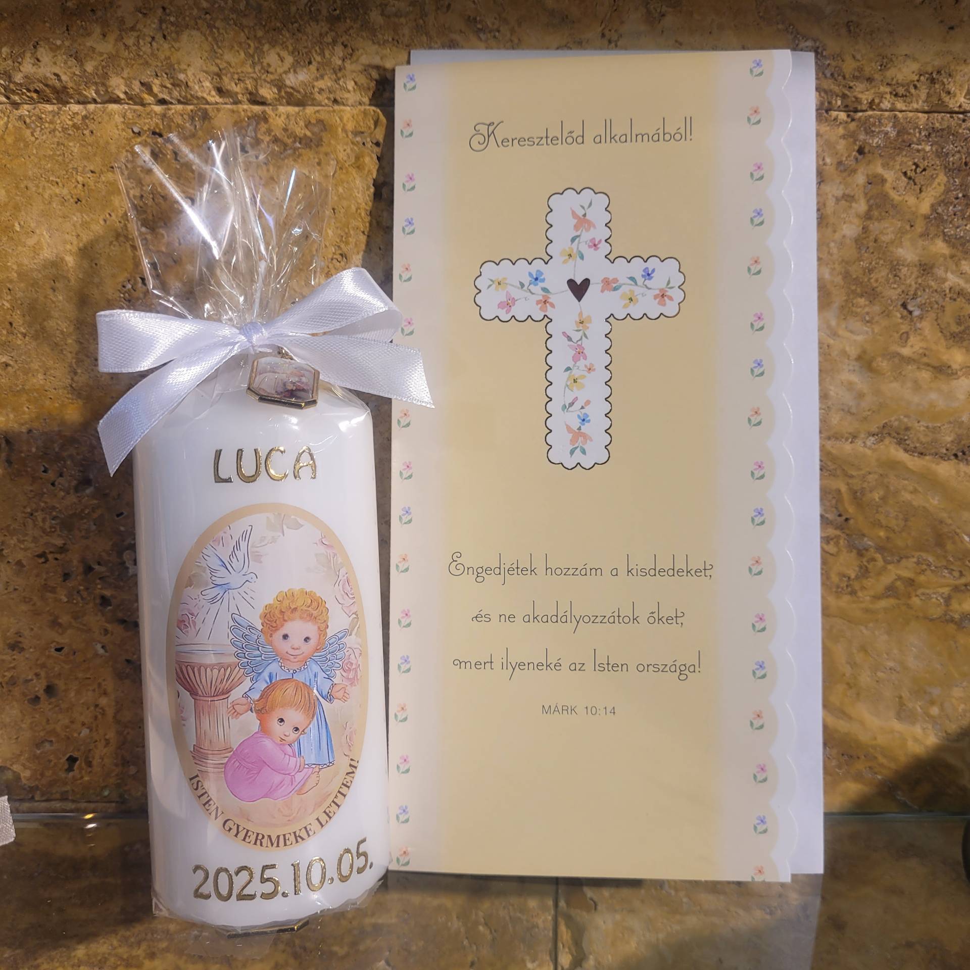 Kislány Keresztelőjére név+ dátum kerül rá+Szűzanyaéremmel+ Gratulációs Lap Áldással 