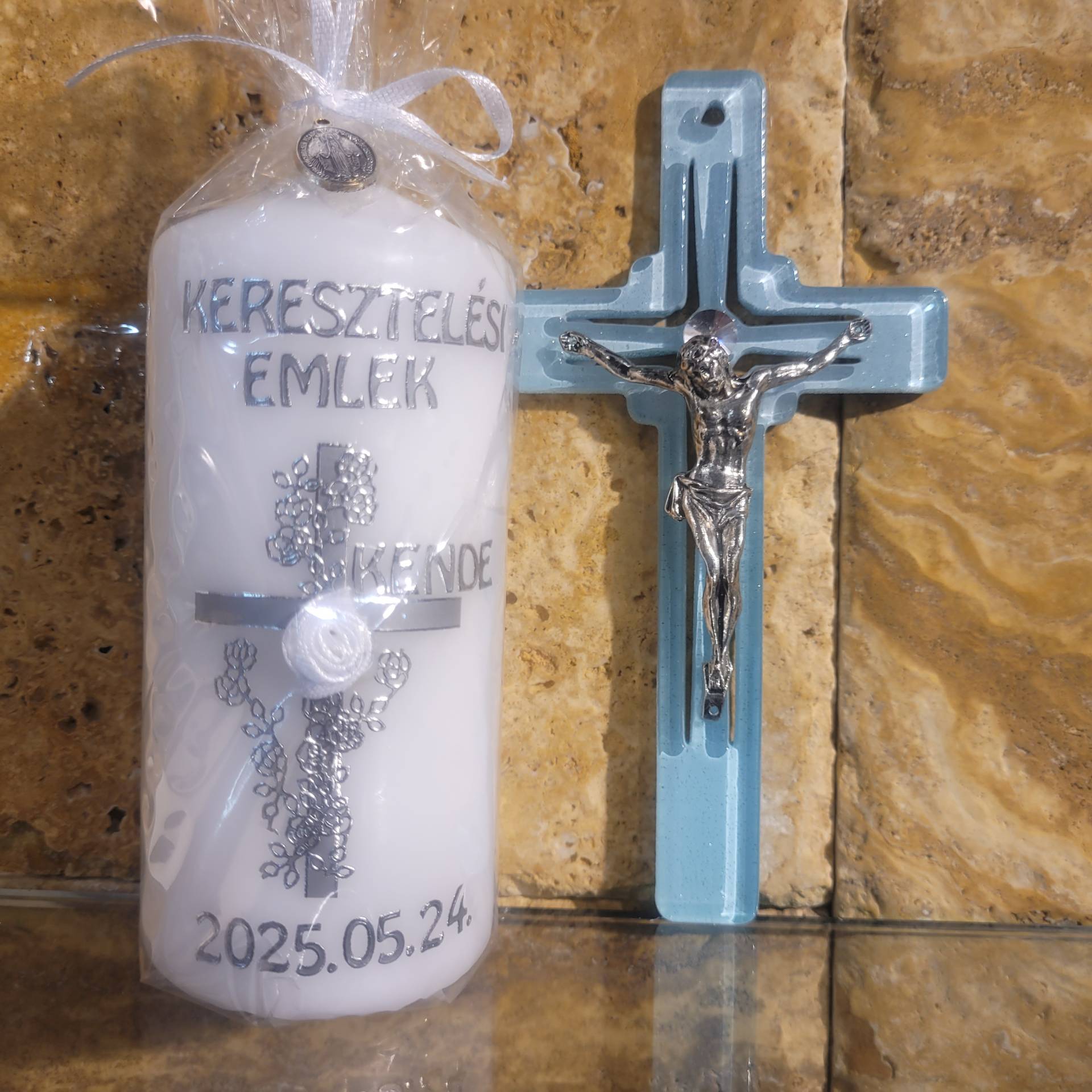 Muránoi Üvegfeszület Gyerekszobába+Ajándékgyertya Keresztelőre Név + dátum kerül rá 