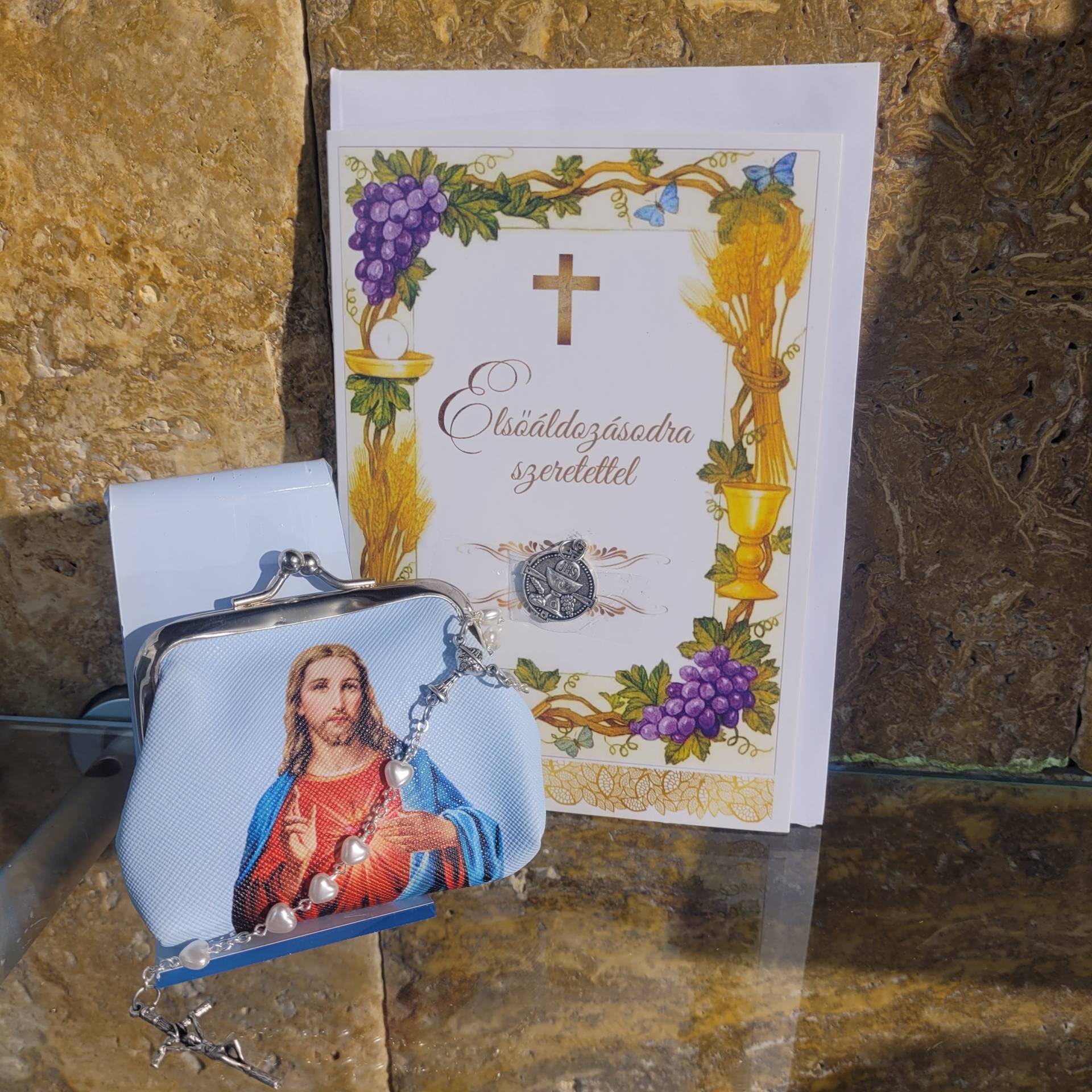 Elsőáldozók Részére Ajándék: Rózsafüzér Kehely kapoccsal+ Rózsafüzértartó+garatulációs Lap Isten Szavával+Elsőáldozók Érme 