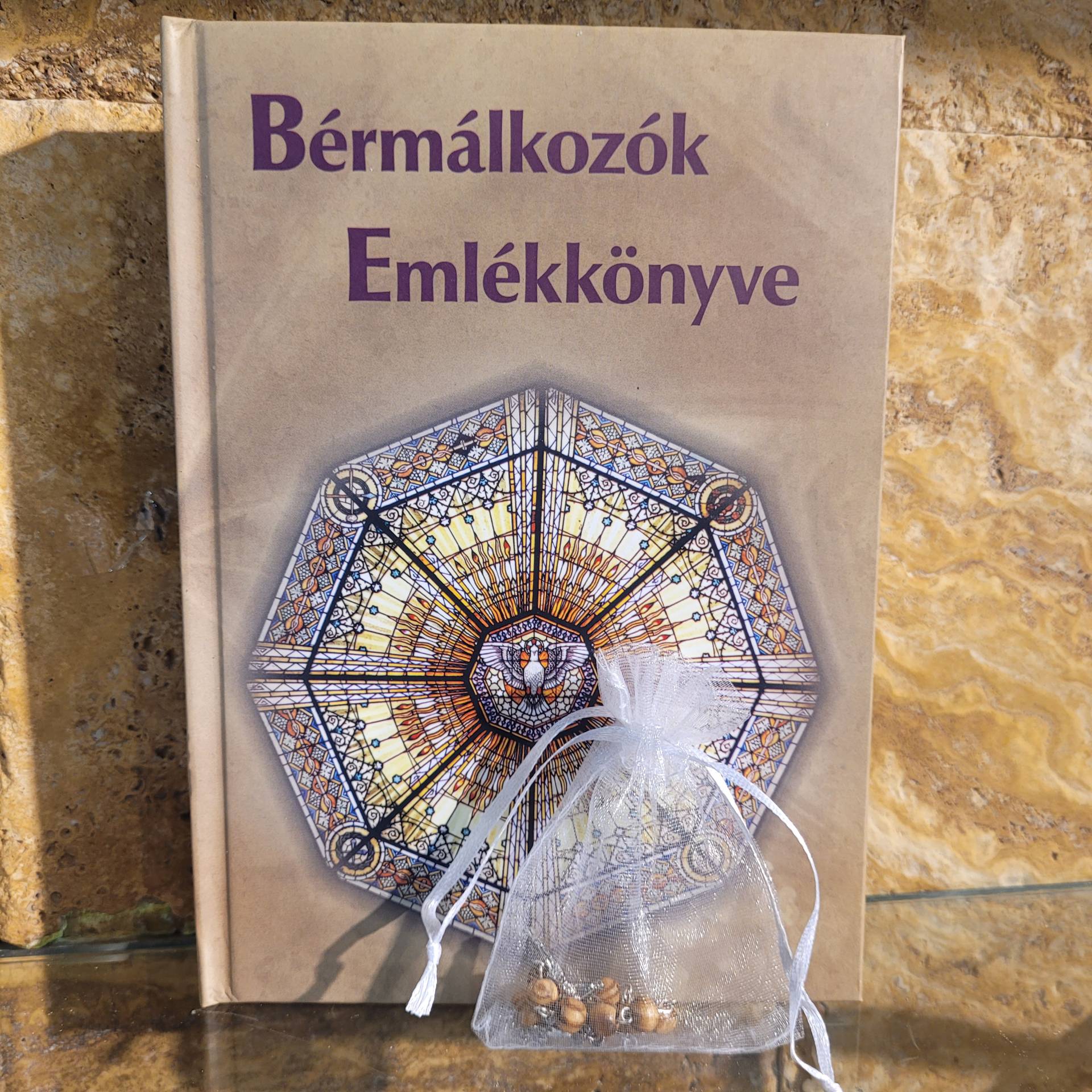 Emlékkönyv+Lányoknak 1tizedes Rózsafüzérkarkötő 