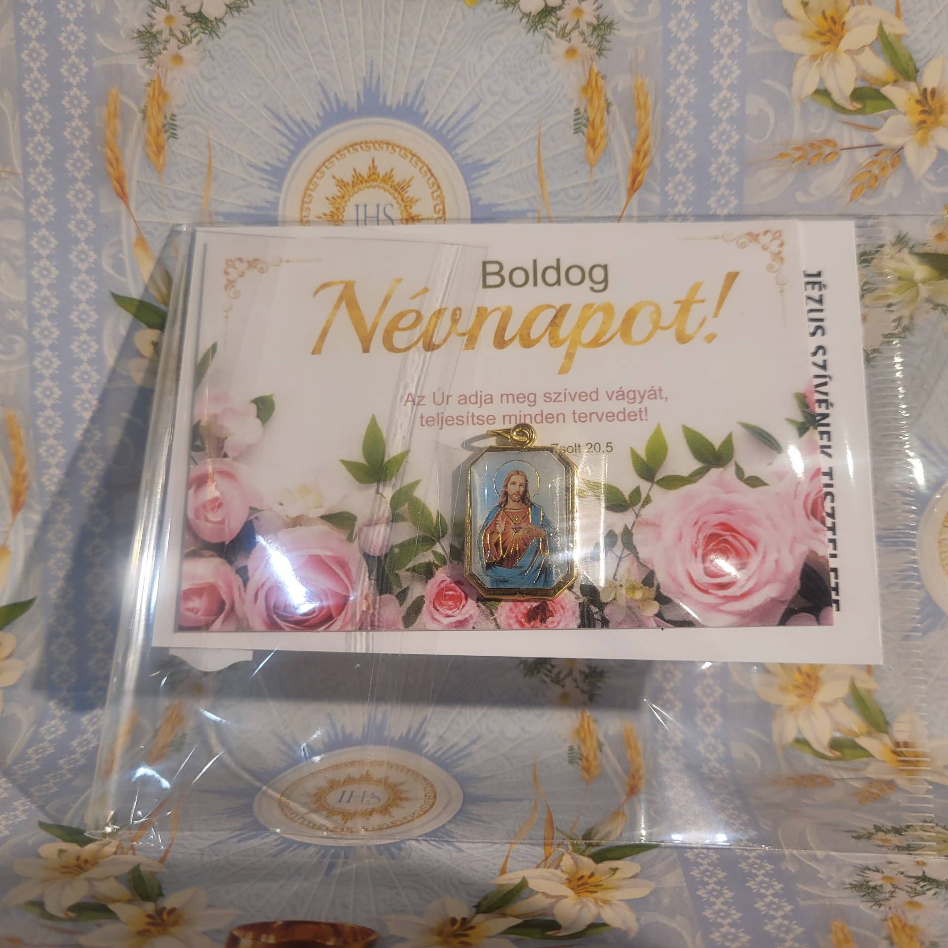 Boldog névnapot  Ajándékkártya Jézus Szíve érem+ Szentkép 