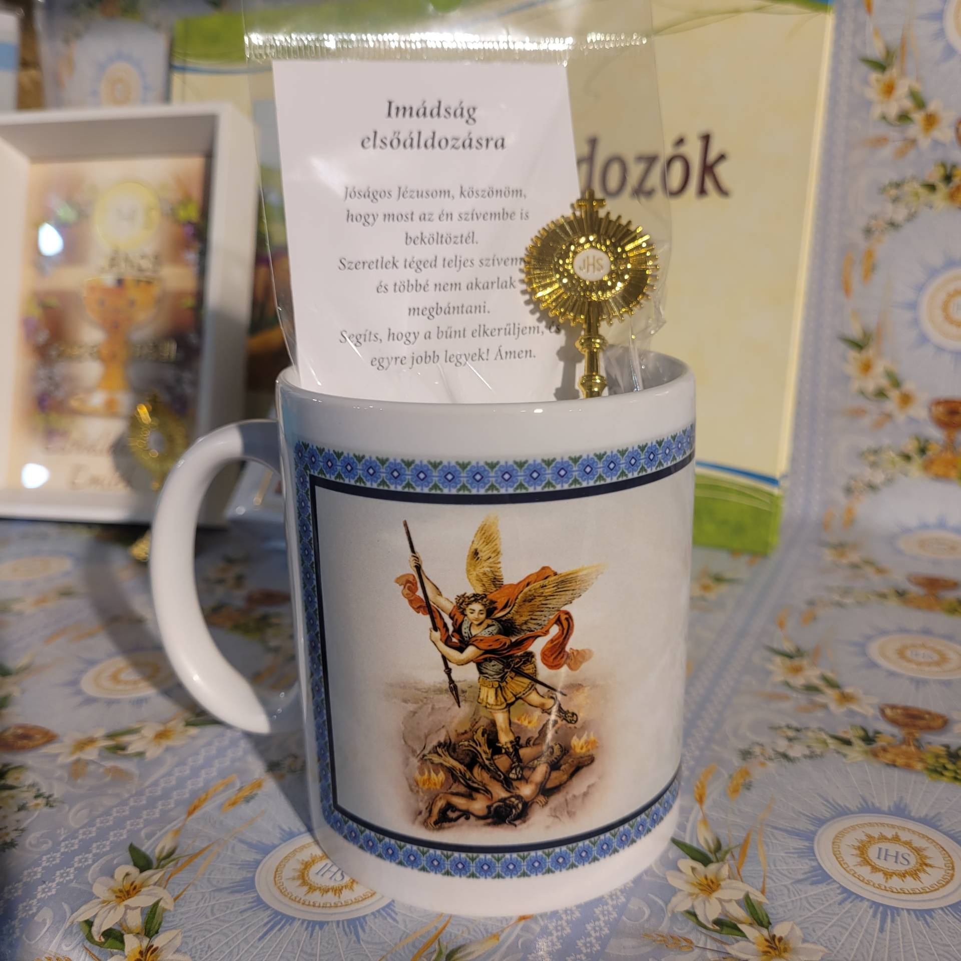 Elsőáldozók részére: IMABÖGRE+SZENT MIHÁLY ARKANGYALHOZ A GONOSZ ERŐK ELLEN!+ SZENTKÉP+ OLTRISZENTSÉG TÁRGY 