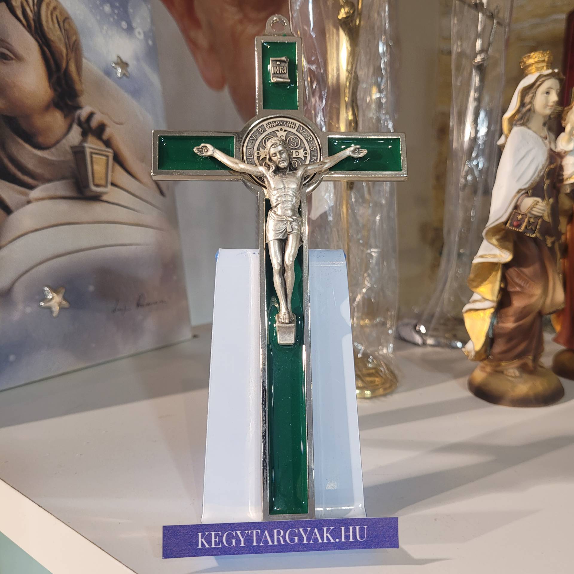 Feszület 20cm  /Szent Benedek éremmel A keresztbe/ 