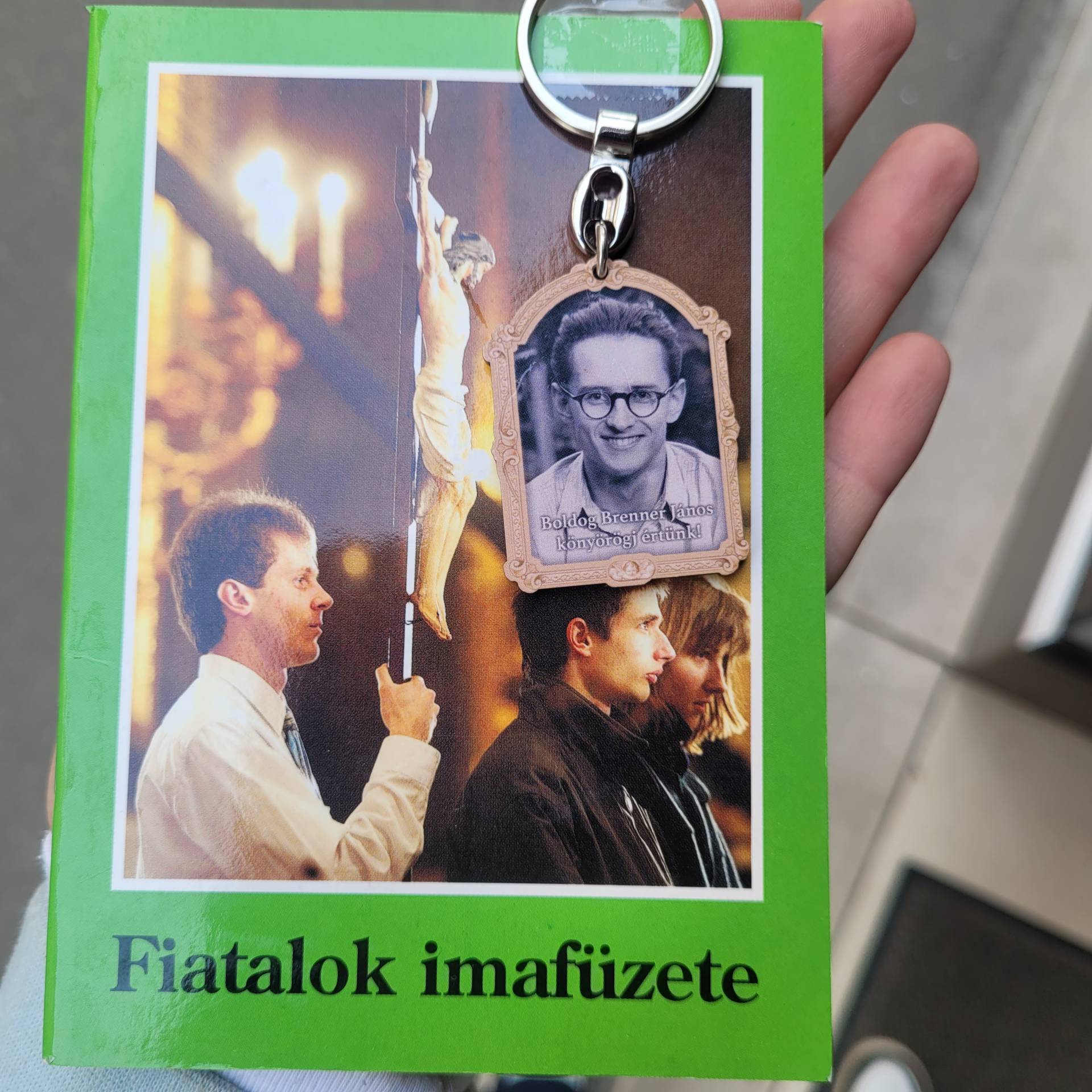Imafüzet+ Boldog Brenner János Szentéletű Pap a fiatalok védőszentje kulcstartó  imalapot küldünk a Szent életű paphoz! 