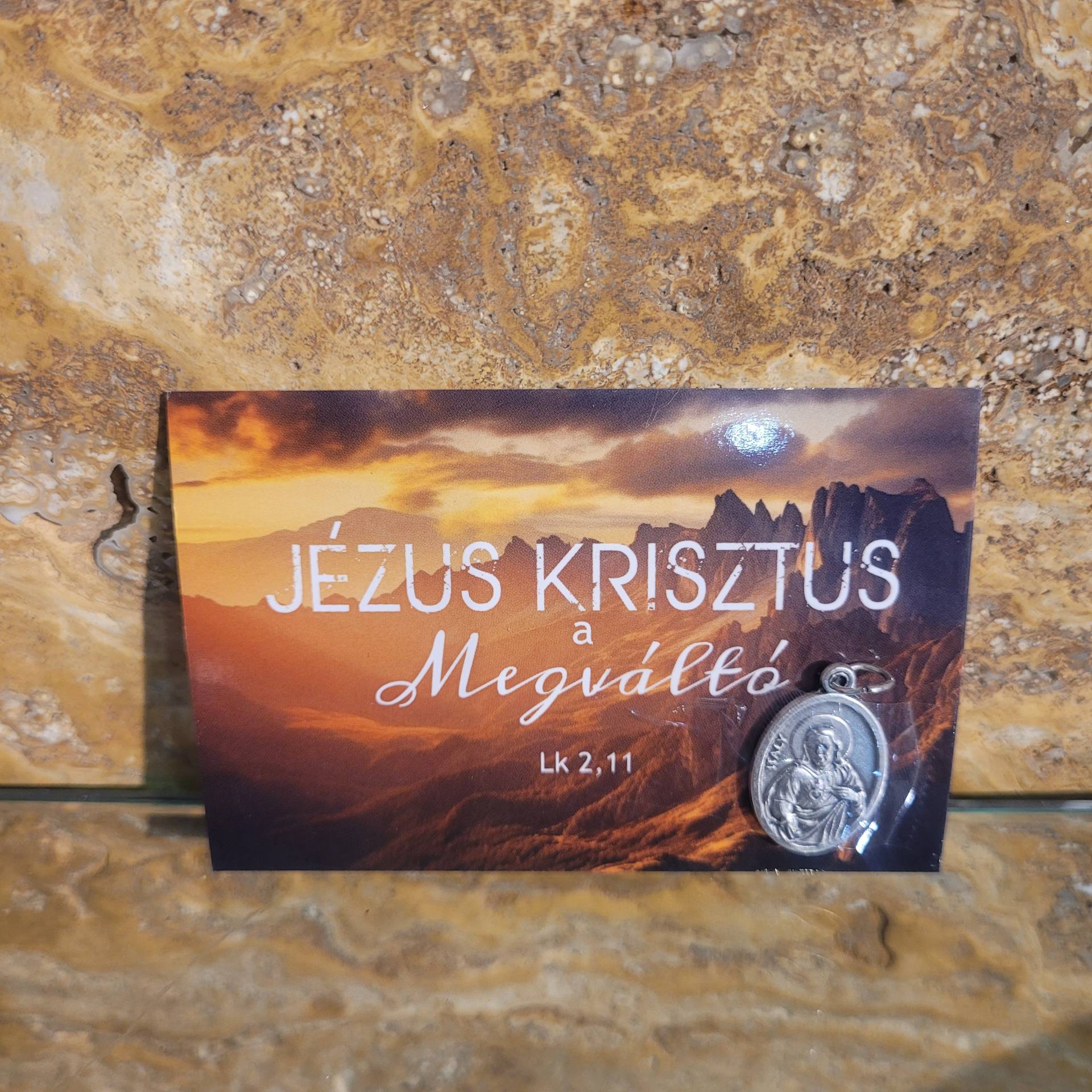 Ajándékkisérő + Jézus szíve érem hátulján az érem a Szűzanya Jézussal 