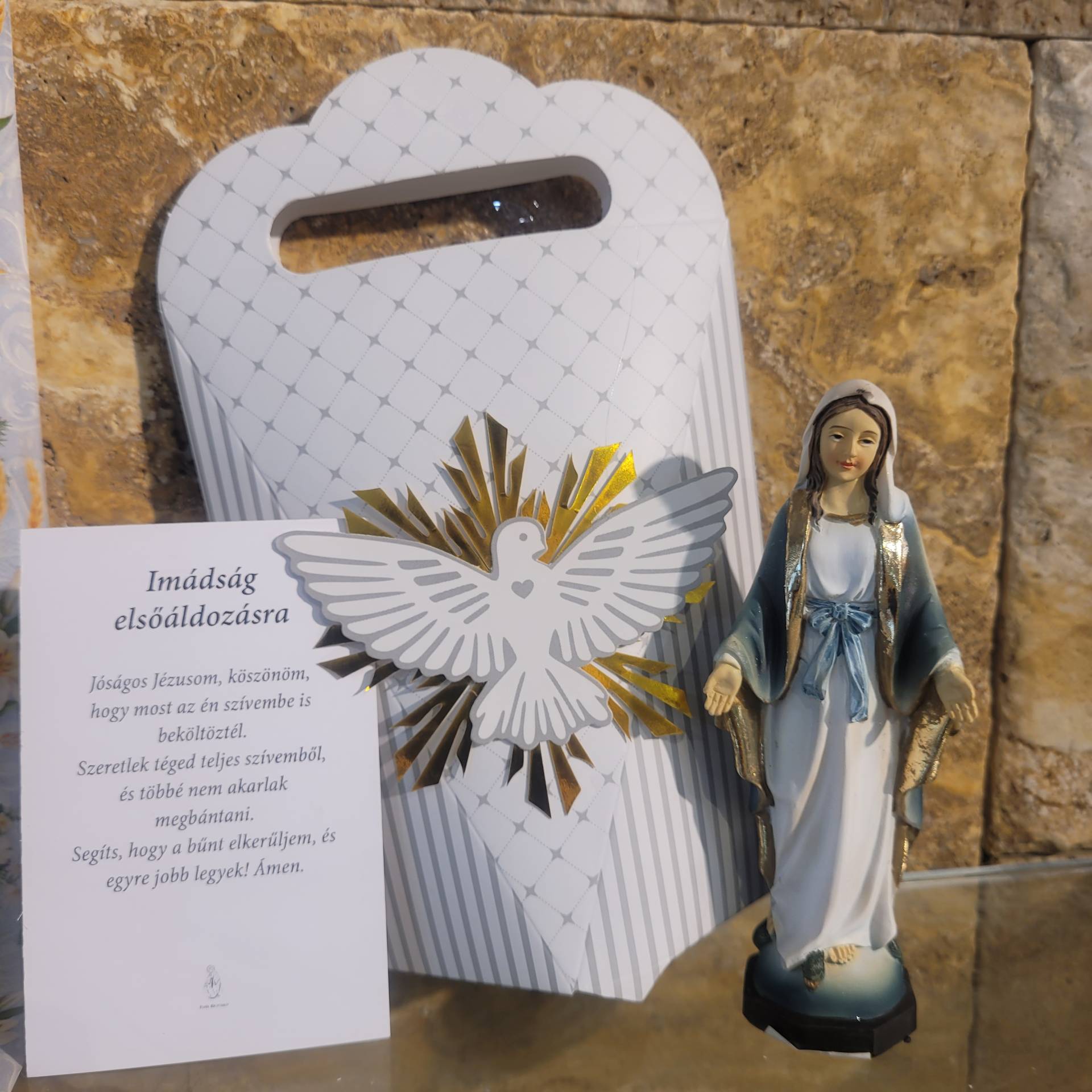 Elsőáldozók Részére Segitő Szűzanya Szobor 12cm+ Ajándéktáska+Imádság Áldozás után 
