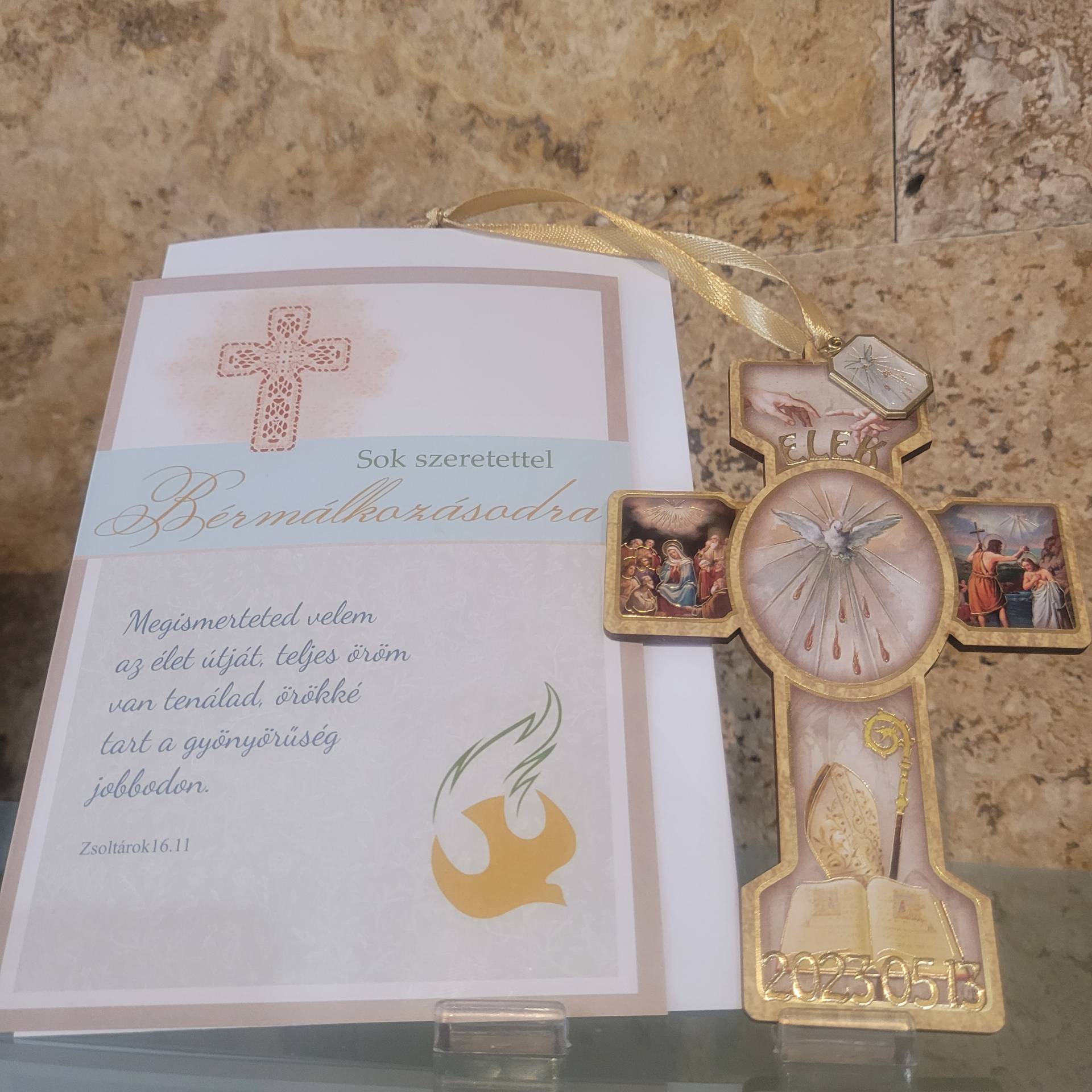 Bérmálásra Emlékkereszt Név+ Bérmálás dátuma kerül rá!+ Szentlélek érem+Gratulációs Lap Isten szavával 