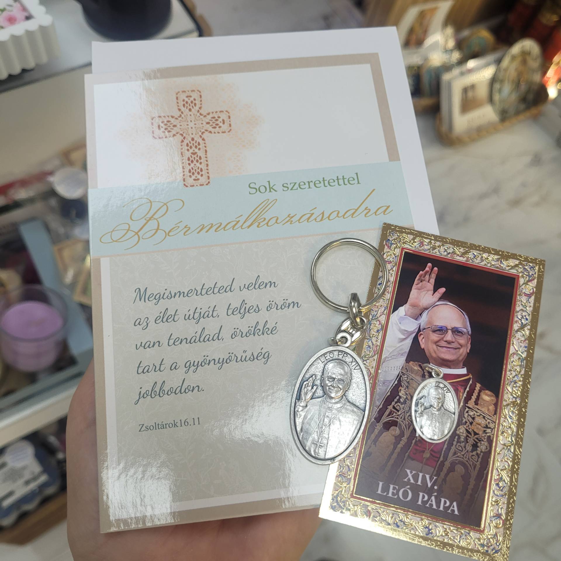 Bérmálásra Gratukációs Lap Szentlélek éremmel+XIV:LEÓ PÁPA SZENTKÉP ÉREMMEL XIV. LEÓ PÁPA KULCSTARTÓ 