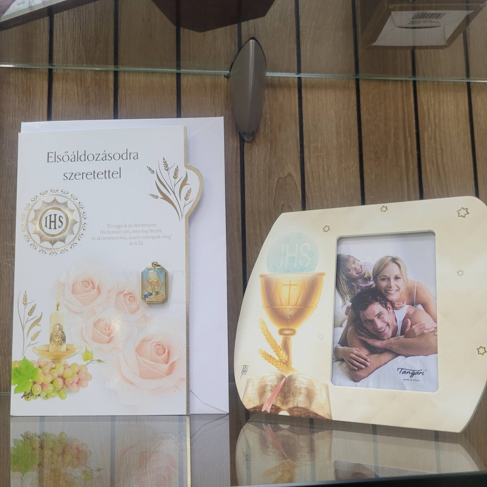 Elsőáldozók Részére Fényképtartó Rómából + Gratulációs Lap Isten szavával+Elsőáldozók érme 