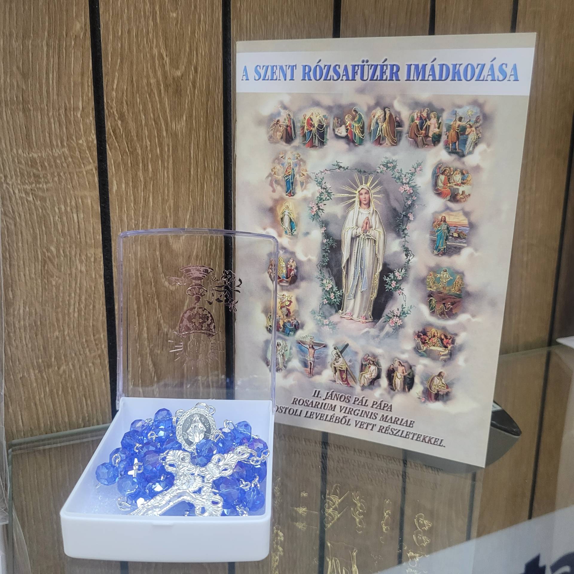 Bérmálkozók részére Kristály rózsafüzér Díszdobozban+Rózsafüzér Imádkozását segitő füzet 