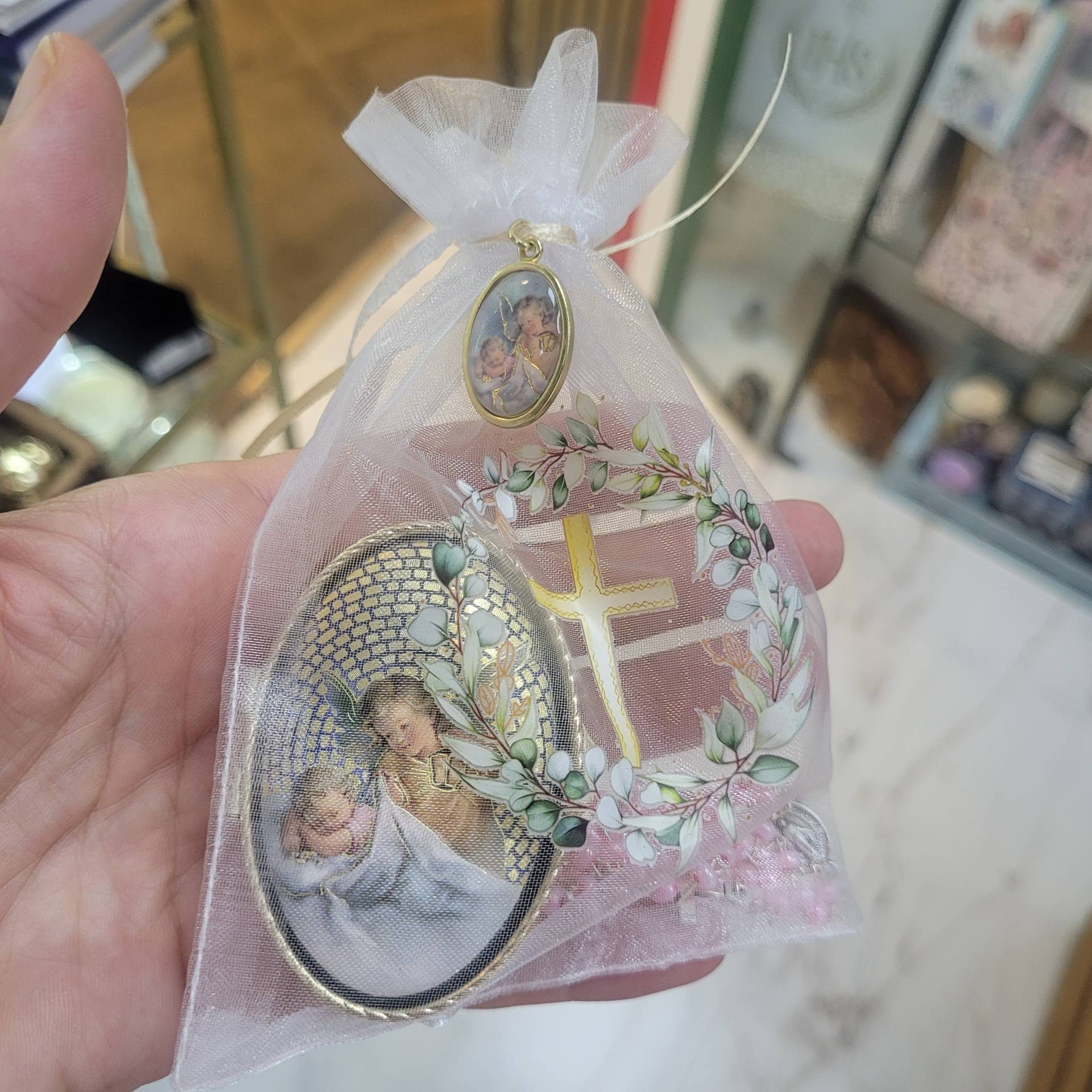 Keresztelőre Kislánynak Ajándékcsomag! Őrangyalos Réz rózsafüzértartó+Rózsafüzér Gyereknek+tüll  