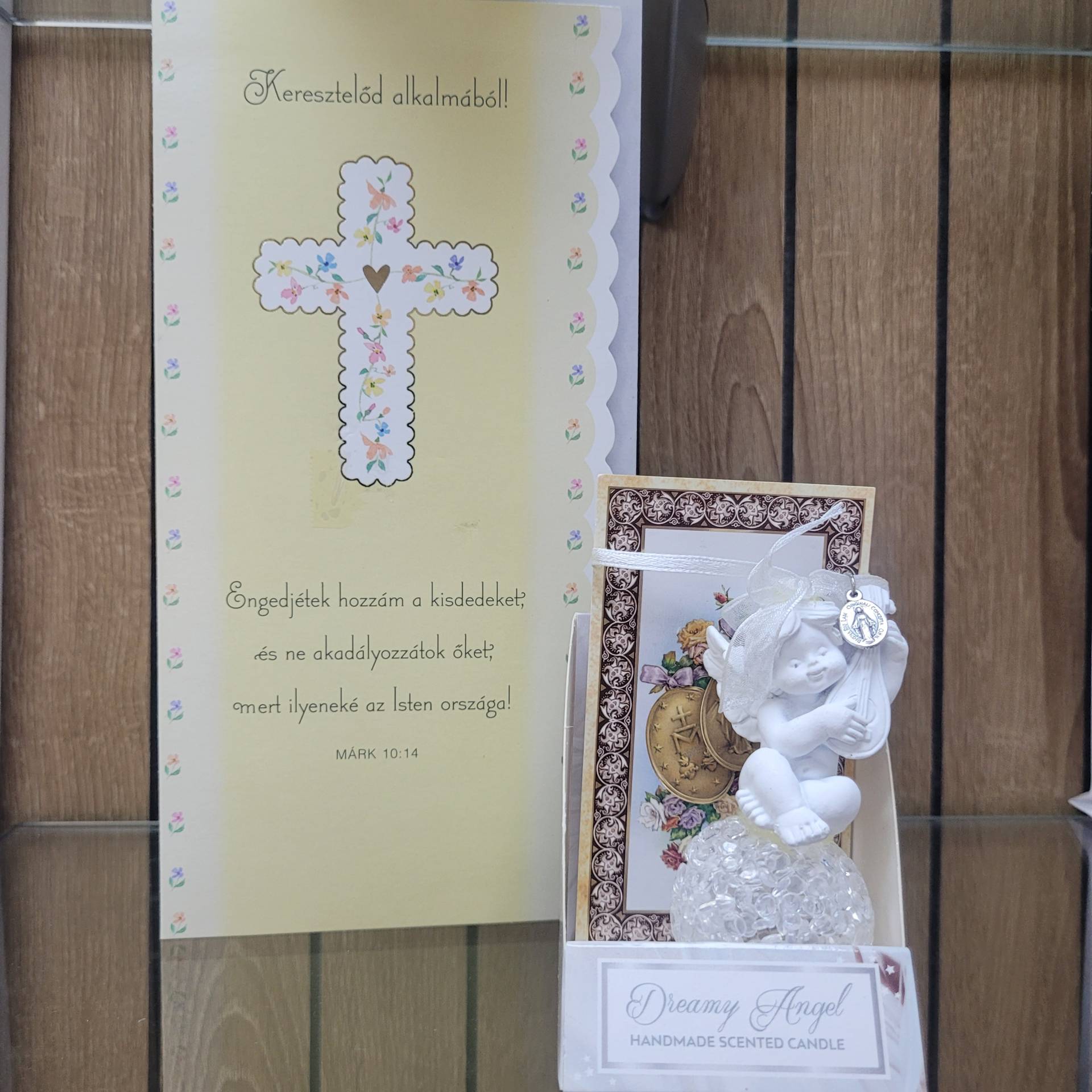Keresztelőre Gratulációs Lap Isten Áldásával+ Angyal Amit fel lehet akasztani kiságyhoz stb..Szűzanyaéremmel 