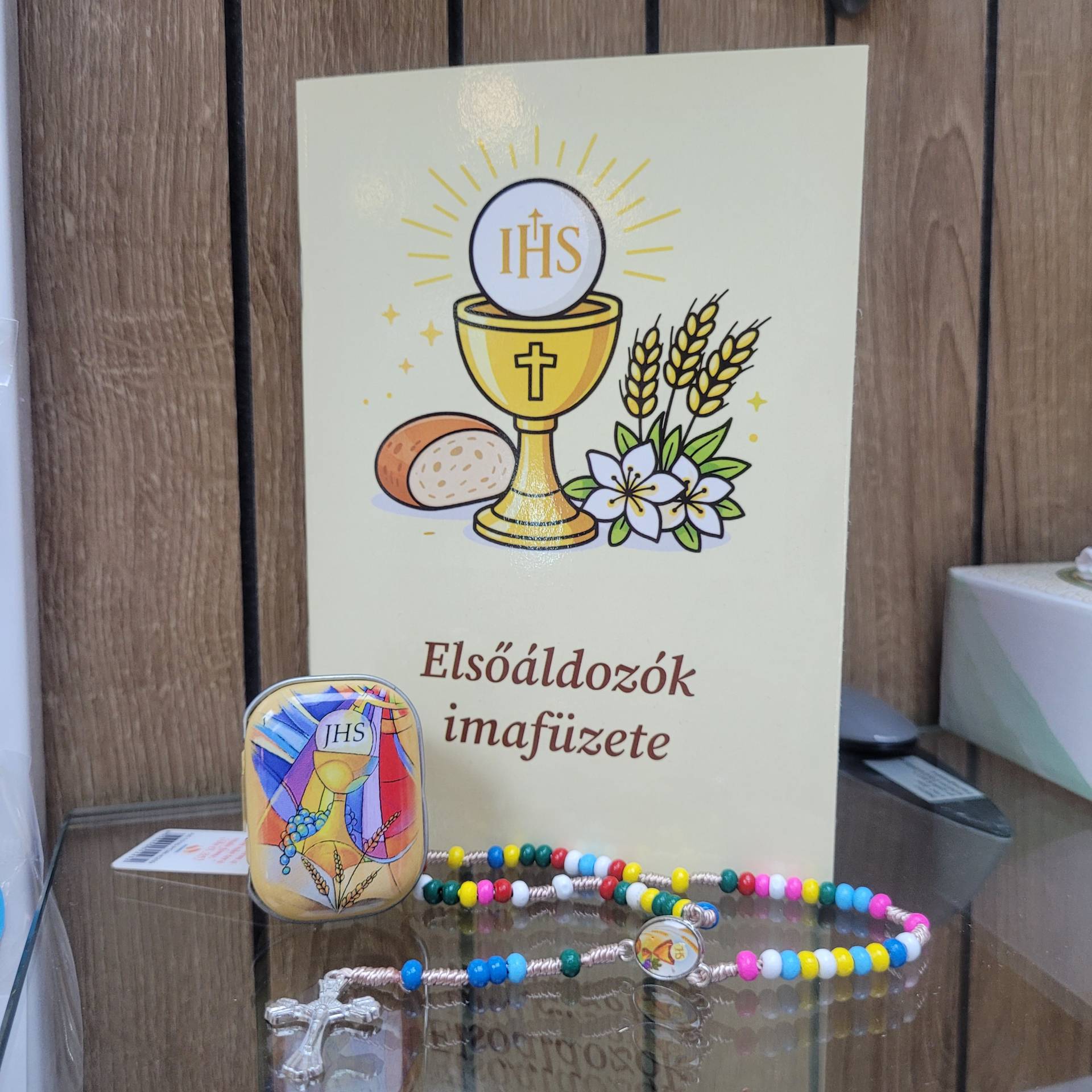 Elsőáldozásra imafüzet +Rózsafüzér Elsőáldozási éremmel+doboz 
