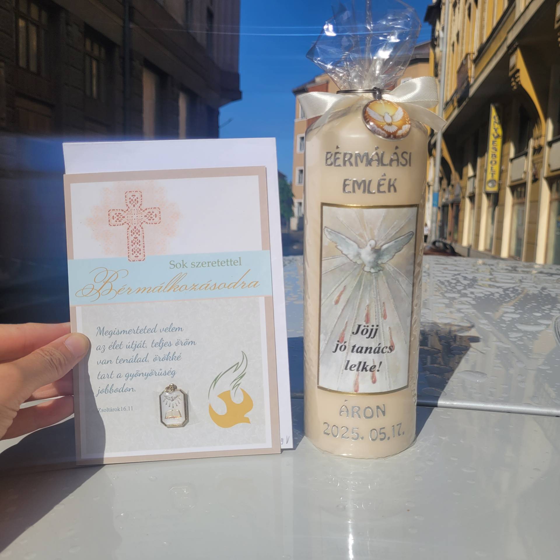 Bérmálásra Ajándékgyertya NÉV + BÉRMÁLÁS DÁTUMA KERÜL RÁ!+ SZENTLÉLEK KULCSTARTÓ!+ GRATULÁCIÓS LAP SZENTLÉLEKÉREM 