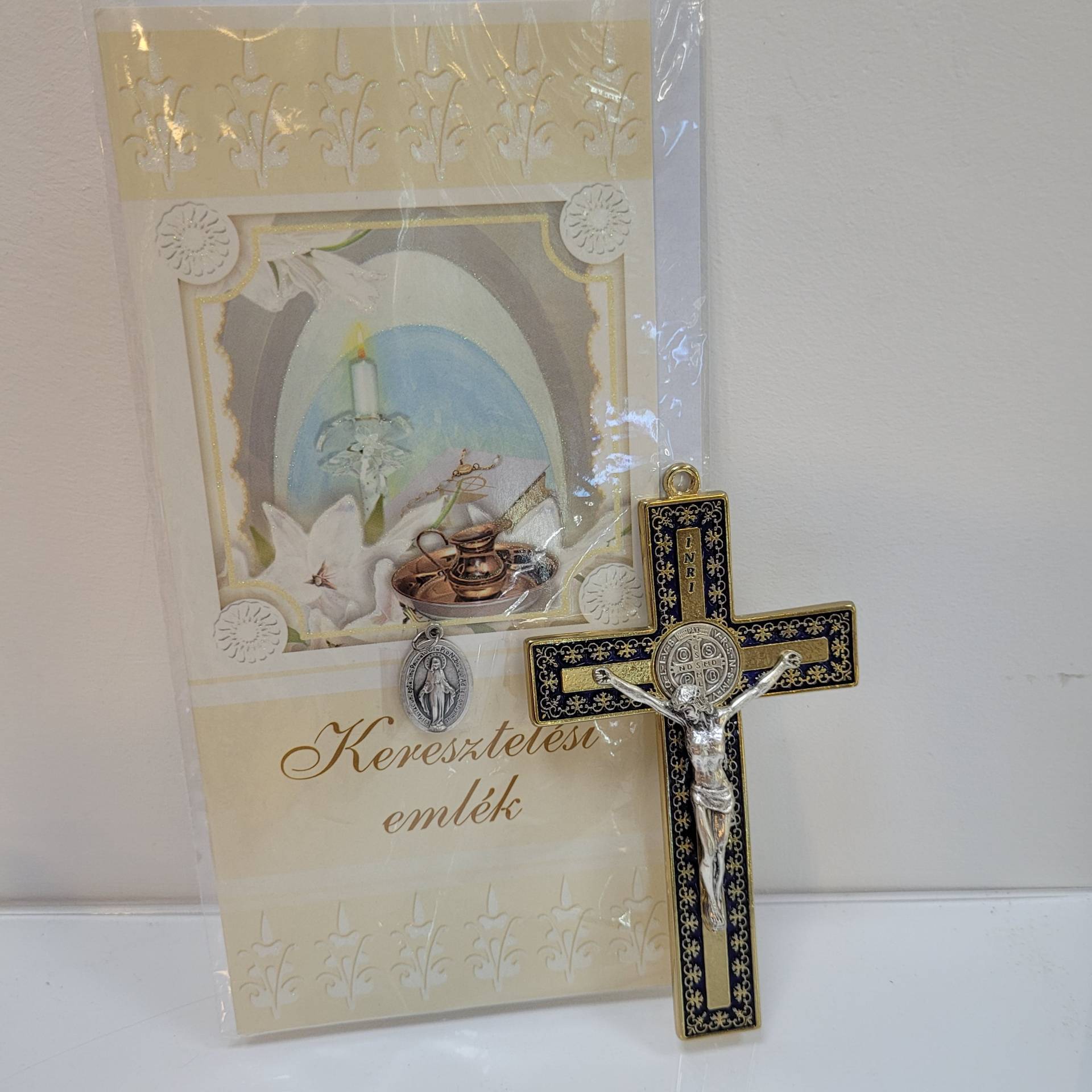 Keresztelőre Gyerekszobába Feszület 12cm + Gratulációs Lap / Kitölthető / Igy Pl...Rögzithető a Keresztelő helyszíne, Keresztszülők neve/ 